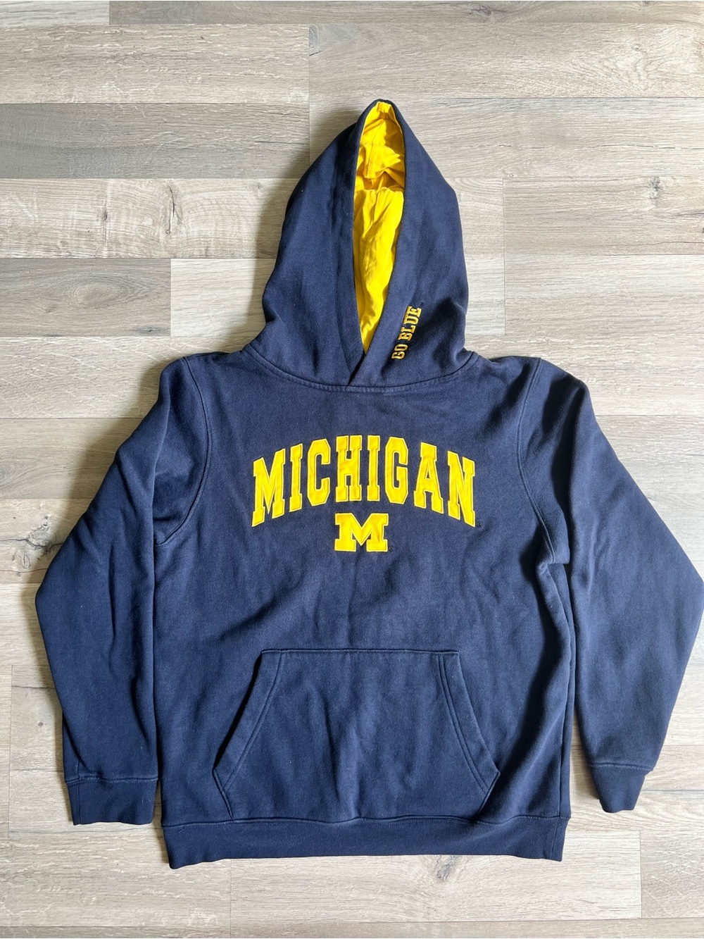 Colosseum Michigan Wolverines Youth Large Hoodie